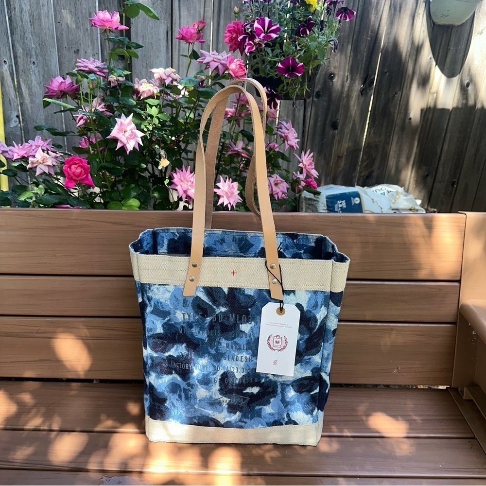 Apolis Market Bag Indigo Bloom
Collection by Liesel Plambeck new with tags - Picture 7 of 9